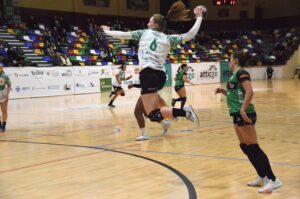 Lee más sobre el artículo El Atticgo BM Elche se impone al<br>Beti-Onak en el Esperanza Lag (31-26)