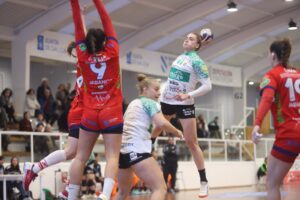 Lee más sobre el artículo El Atticgo Bm Elche logra su octava victoria consecutiva contra un mermado Guardés (23-24)