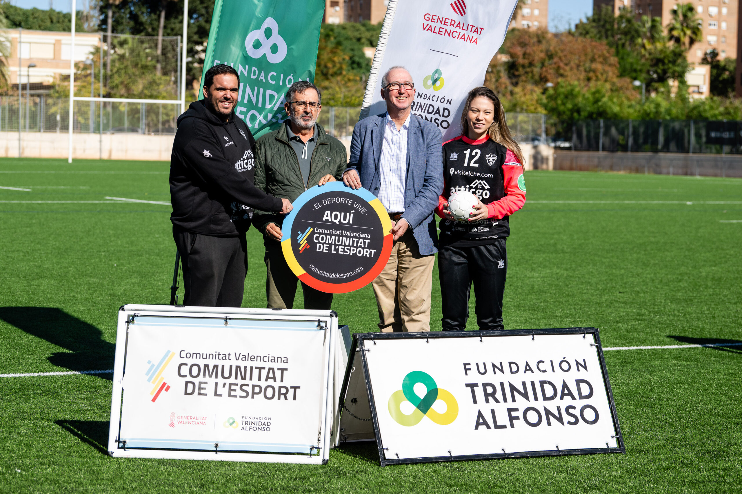 Lee más sobre el artículo Atticgo BM Elche y Fundación Trinidad Alfonso renuevan su vínculo