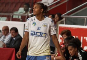 Lee más sobre el artículo Carmen Figueiredo refuerza el lateral izquierdo